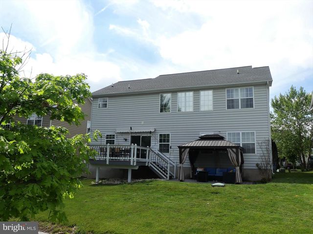 2137 LARKSPUR CT, Pennsburg, PA 18073