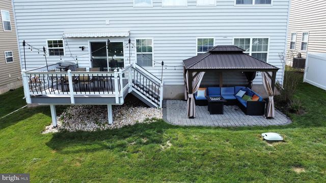 2137 LARKSPUR CT, Pennsburg, PA 18073
