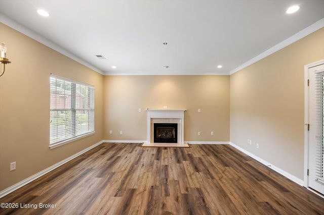 4002 Sugarberry Ct, Louisville, KY 40220