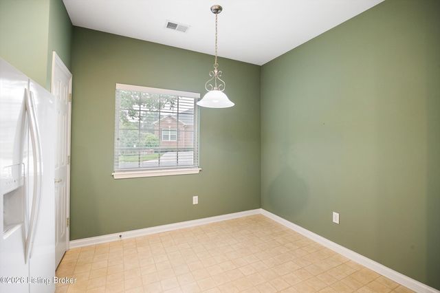 4002 Sugarberry Ct, Louisville, KY 40220
