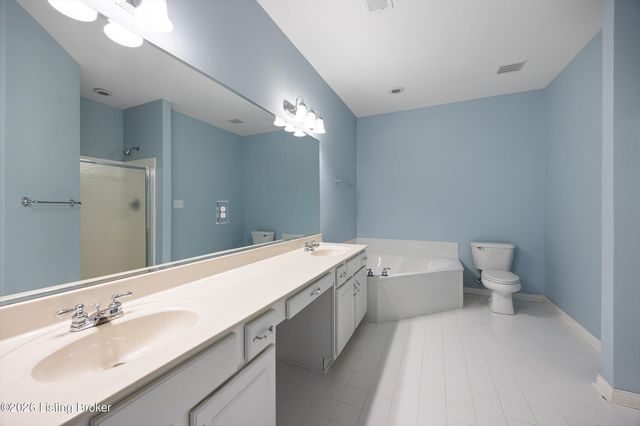 4002 Sugarberry Ct, Louisville, KY 40220