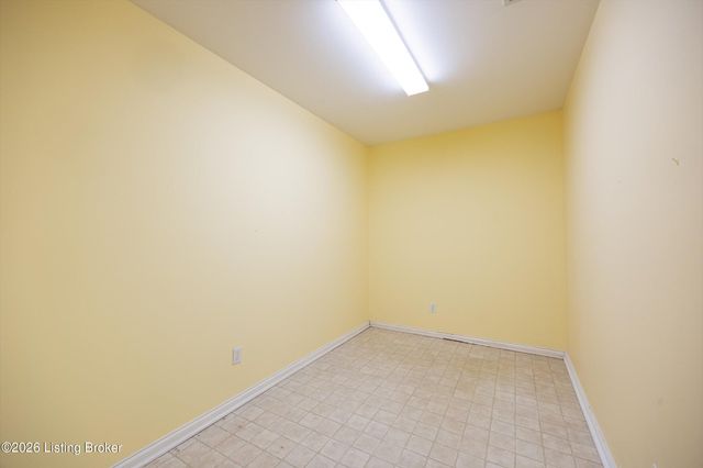4002 Sugarberry Ct, Louisville, KY 40220