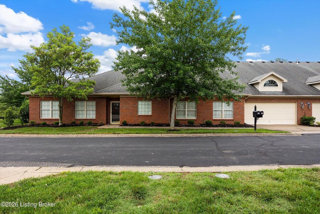 4002 Sugarberry Ct, Louisville, KY 40220