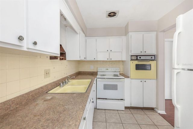 2423 AUBURN STREET S, St Petersburg, FL 33712