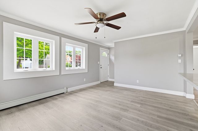 43 Chestnut Avenue, Auburn, MA 01501