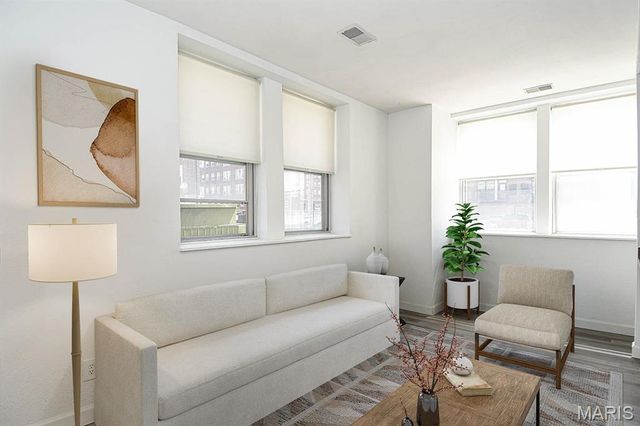 5330 Pershing Avenue 106, St Louis, MO 63112