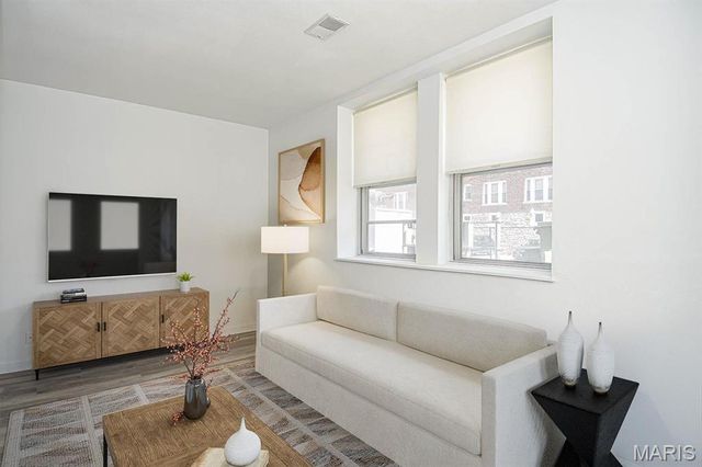 5330 Pershing Avenue 106, St Louis, MO 63112