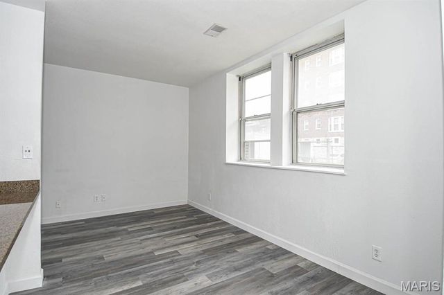 5330 Pershing Avenue 106, St Louis, MO 63112