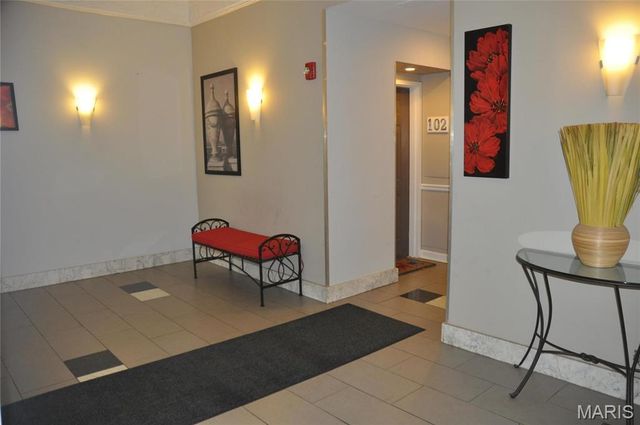 5330 Pershing Avenue 106, St Louis, MO 63112