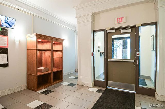 5330 Pershing Avenue 106, St Louis, MO 63112