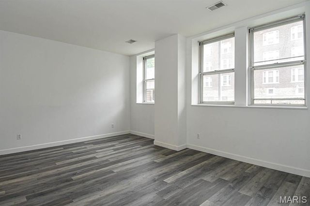 5330 Pershing Avenue 106, St Louis, MO 63112