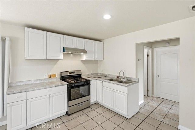 13881 Daventry, Pacoima (los Angeles), CA 91331