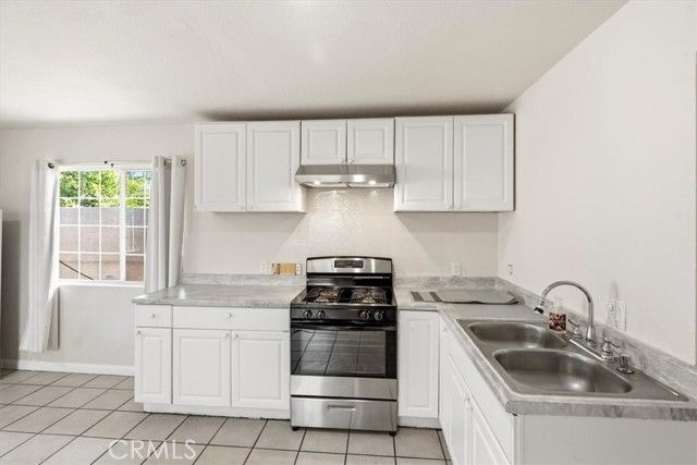 13881 Daventry, Pacoima (los Angeles), CA 91331