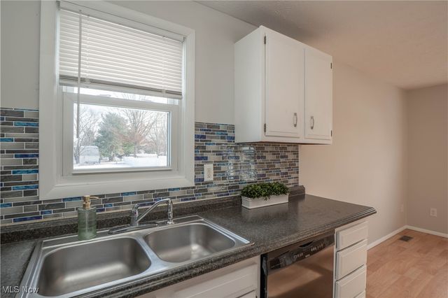 5648 Hill Run Circle NW, Massillon, OH 44646