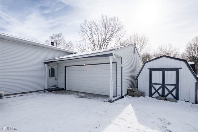 5648 Hill Run Circle NW, Massillon, OH 44646