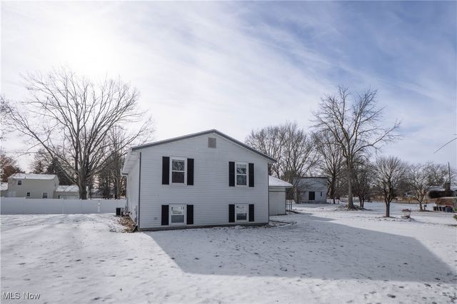 5648 Hill Run Circle NW, Massillon, OH 44646