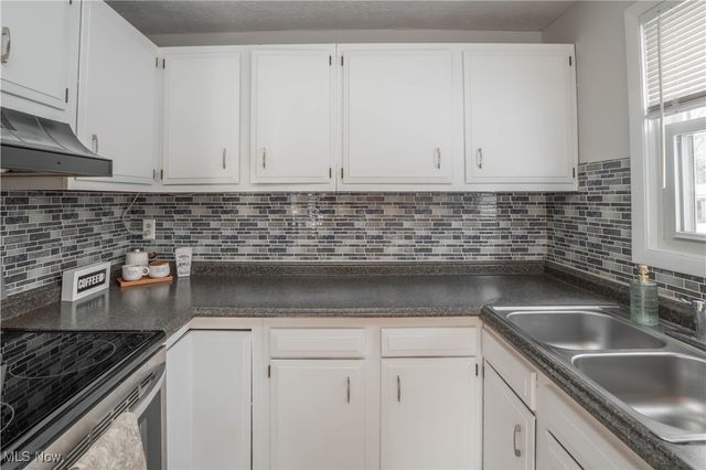 5648 Hill Run Circle NW, Massillon, OH 44646