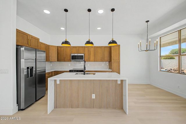 6582 W Oraibi Drive, Glendale, AZ 85308