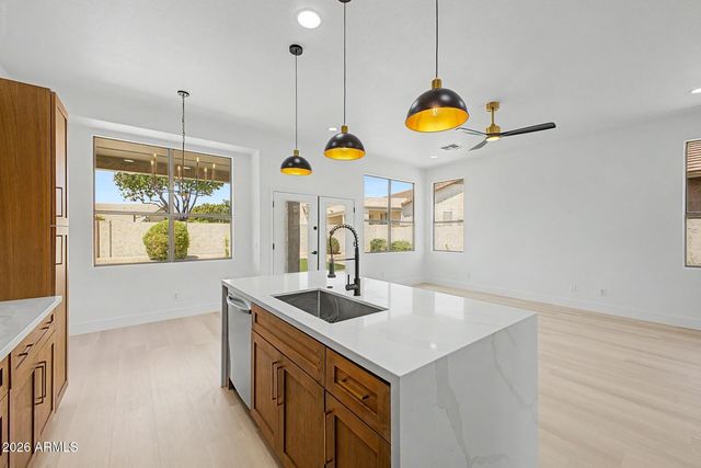 6582 W Oraibi Drive, Glendale, AZ 85308