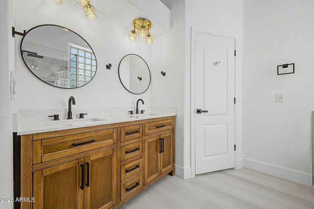 6582 W Oraibi Drive, Glendale, AZ 85308