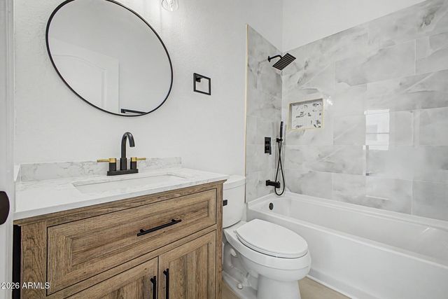 6582 W Oraibi Drive, Glendale, AZ 85308