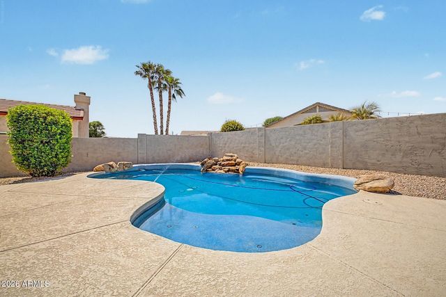 6582 W Oraibi Drive, Glendale, AZ 85308