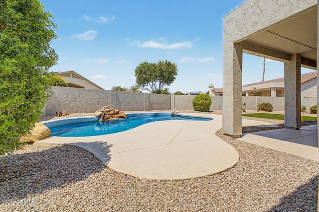 6582 W Oraibi Drive, Glendale, AZ 85308