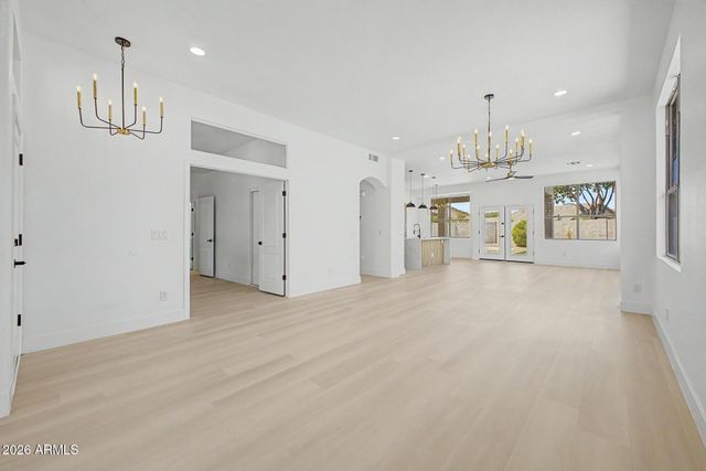 6582 W Oraibi Drive, Glendale, AZ 85308