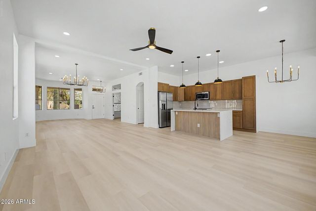 6582 W Oraibi Drive, Glendale, AZ 85308