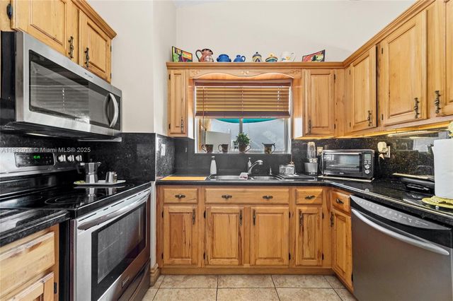 17130 SW 93rd Ave, Palmetto Bay, FL 33157