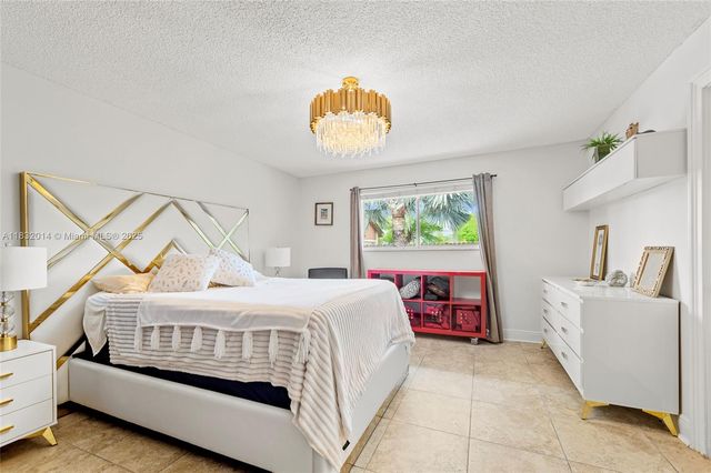 17130 SW 93rd Ave, Palmetto Bay, FL 33157