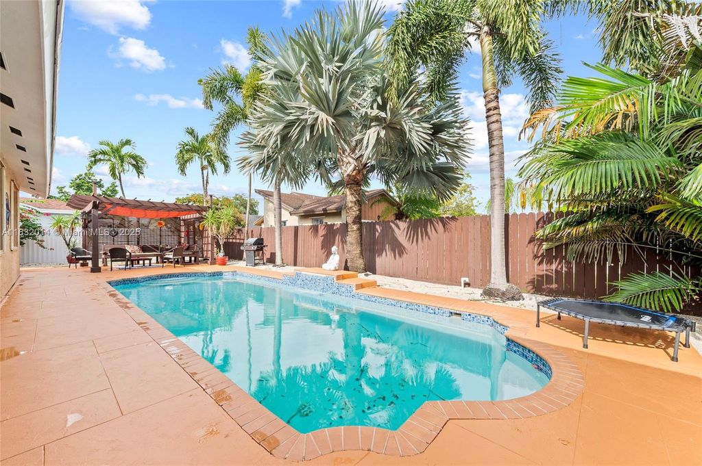 17130 SW 93rd Ave, Palmetto Bay, FL 33157