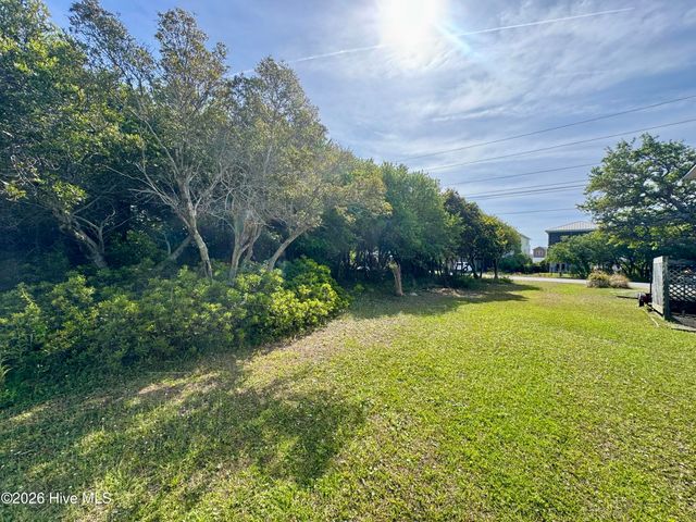1131 S Topsail Drive, Surf City, NC 28445