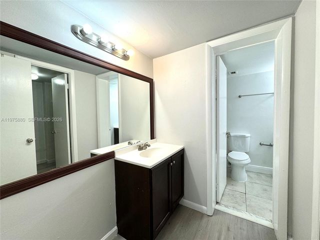 484 NW 165th St Rd A-411, Miami, FL 33169