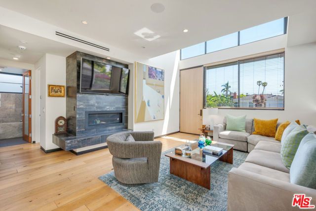 2325 Cloy Avenue, Venice (los Angeles), CA 90291