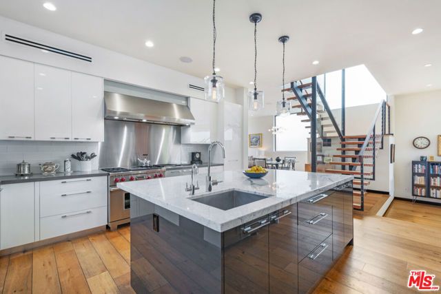 2325 Cloy Avenue, Venice (los Angeles), CA 90291
