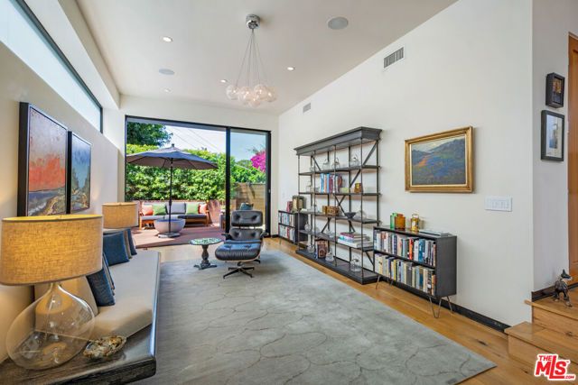 2325 Cloy Avenue, Venice (los Angeles), CA 90291