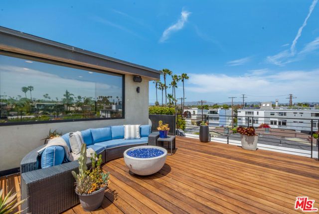 2325 Cloy Avenue, Venice (los Angeles), CA 90291