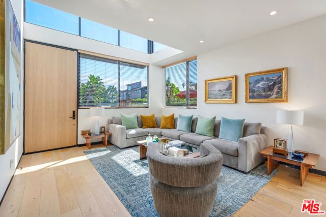 2325 Cloy Avenue, Venice (los Angeles), CA 90291