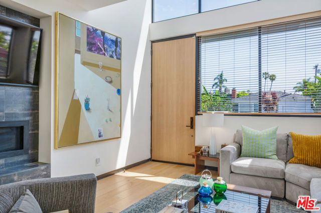 2325 Cloy Avenue, Venice (los Angeles), CA 90291