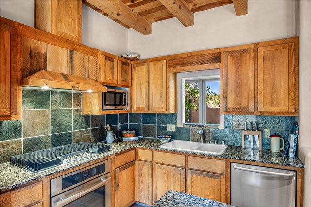 112 Coyote Ridge Trail, Santa Fe, NM 87507