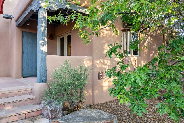 112 Coyote Ridge Trail, Santa Fe, NM 87507
