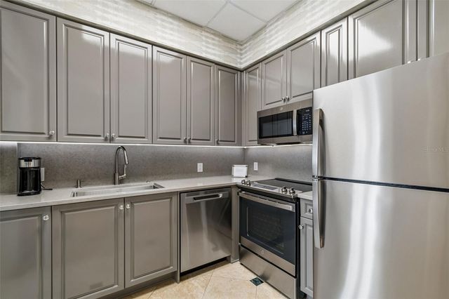 3203 BAYSHORE BOULEVARD 1202, Tampa, FL 33629