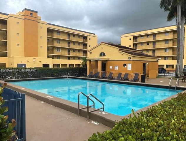 14902 SW 82nd Lane 13205, Miami, FL 33193