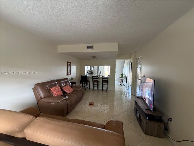 14902 SW 82nd Lane 13205, Miami, FL 33193