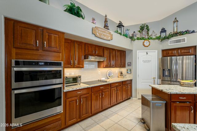 18399 N KRISTA Way, Surprise, AZ 85374