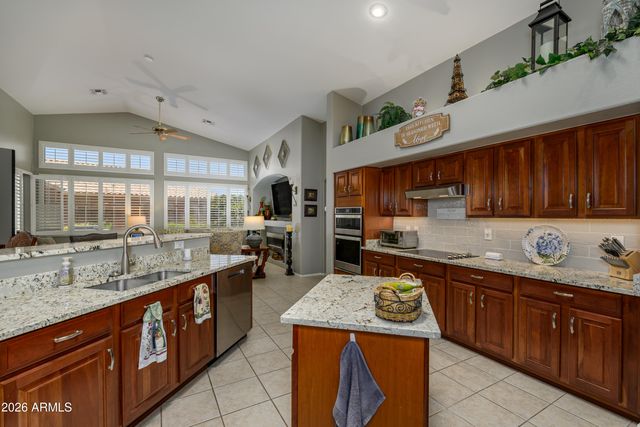 18399 N KRISTA Way, Surprise, AZ 85374