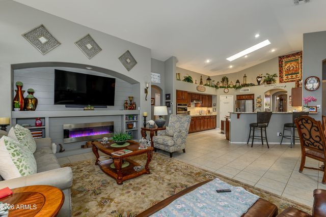 18399 N KRISTA Way, Surprise, AZ 85374