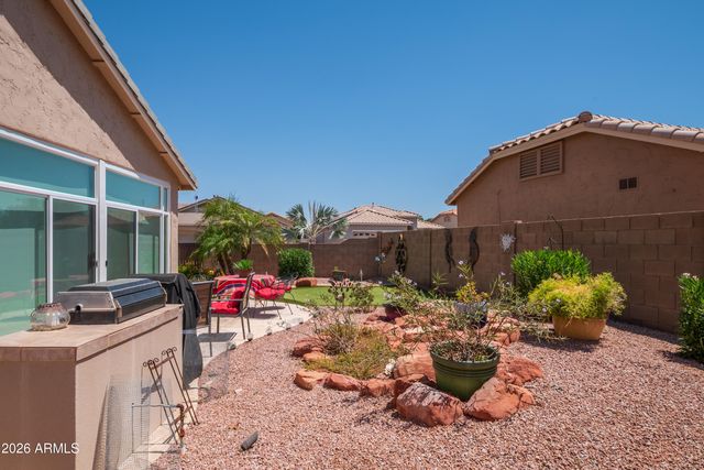 18399 N KRISTA Way, Surprise, AZ 85374