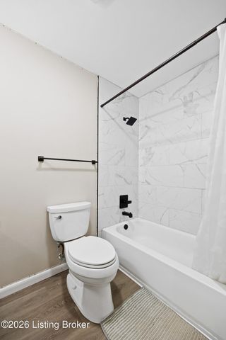 9806 Caven Ave, Louisville, KY 40229